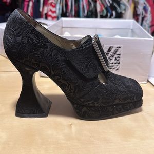 Black Suede Munsters Size 10